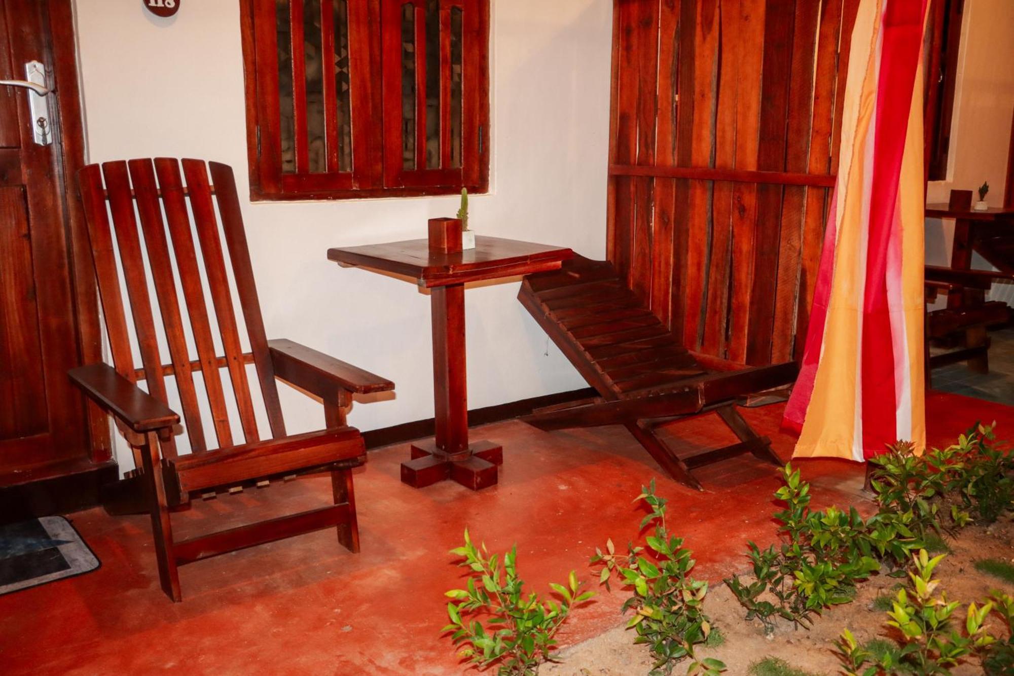 Surfers Park Arugambay Bed and Breakfast Arugam Bay Eksteriør billede